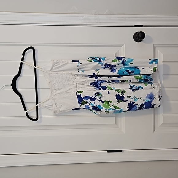 White And Blue Floral Sundress Size 9 - Picture 2 of 11